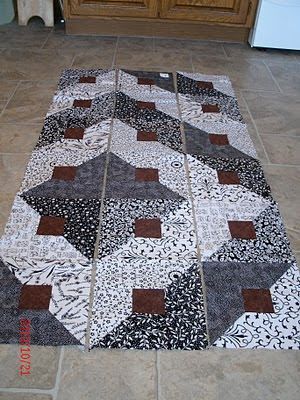 The Magic of Quilting: October 2010 Men Quilts, Grey Quilts, Black And White Quilt, Black And White Quilts, White Quilts, Quilts Patterns, Quilt Square Patterns, Quilt Care, Scrap Quilt Patterns