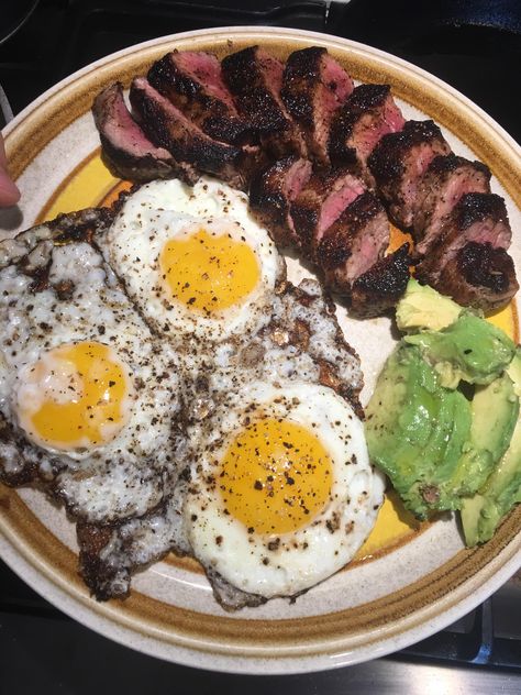 [Homemade] Steak & Eggs Steak Eggs Avocado, Eggs Aesthetic, Steak Eggs, Real Food Diet, Desayuno Keto, Meat Diet, Animal Based, Healthy Food Inspiration, Easy Healthy Meal Prep