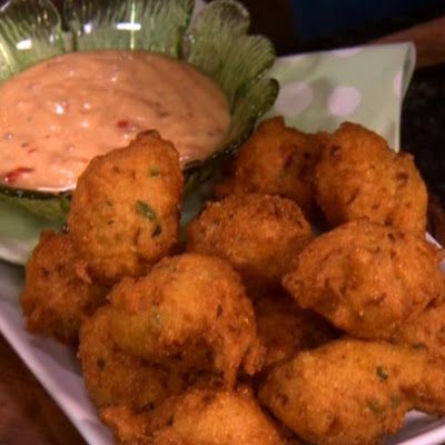 JALAPENO HUSHPUPPIES  {paula deen} Trisha Yearwood Recipes, Hush Puppies Recipe, Hush Puppy, Simple Snacks, Future Chef, Paula Deen Recipes, Almond Croissant, Southern Food, Sweet Chili Sauce