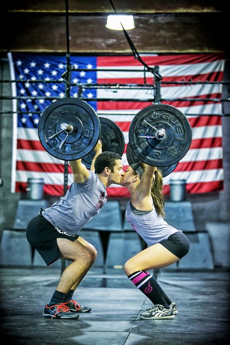 Crossfit Couple Crossfit Couple, Cross Fitness, Gym Couple, Fit Couple, Trening Fitness, Fitness Photography, Crossfit Workouts, Fit Couples, 10 Reasons