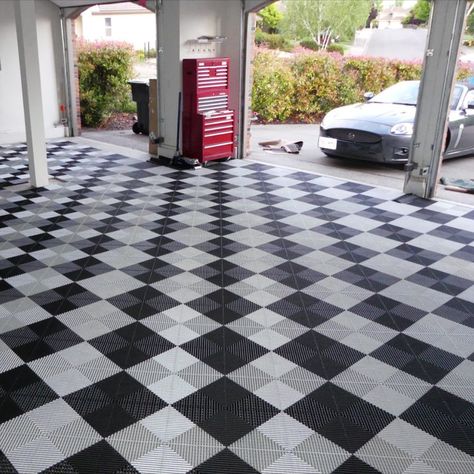 Checkerboard Black & White Garage Floor Checkerboard Garage Floor, White Garage Floor, Diy Garage Floor, Functional Garage, Garage Flooring Options, White Garage, Garage Organizing, Interlocking Floor Tiles, Garage Tile