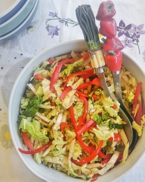 Everybody loves Wombok Salad but it really isn't very healthy with all that sugar, oil and those fried noodles. Try this version instead. Wombok Salad, Wild Kitchen, Tamari Sauce, Marinated Tofu, Fried Noodles, Full Meal Recipes, Tempeh, Salad Ingredients, Whole Food Recipes