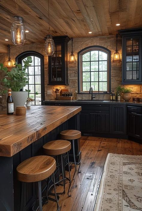 Rustic Black Kitchen, Dapur Rustic, Model Dapur, Wooden House Design, Hemma Diy, Rustic Kitchen Design, Cabin Kitchens, Hus Inspiration, Boho Kitchen