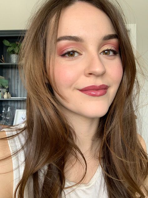 Pinkish Brown Eyeshadow, Pink And Gold Eyeshadow Looks, Plum Red Lipstick, Cranberry Lipstick, Cranberry Makeup, Chrome Makeup, Learning Makeup, Gold Eyeshadow Looks, Red Eyeshadow Look