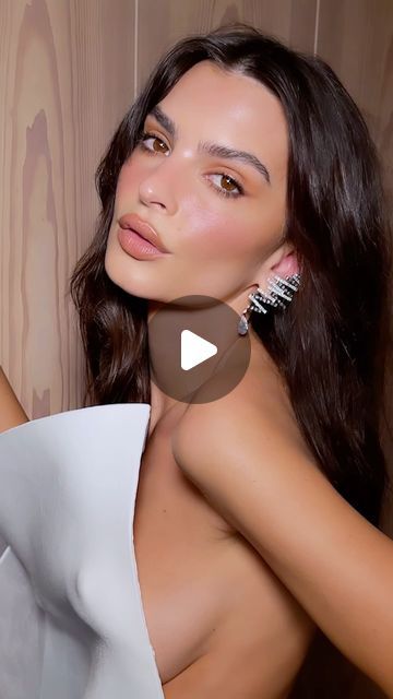 353K views · 17K likes | Charlotte Tilbury, MBE on Instagram: "✨ EMILY RATAJKOWSKI’S SULTRY BEAUTY LIGHT WAND #OSCARS GLOW! ✨

Darlings, how hypnotic did the sensational @emrata look for last night’s @VanityFair Red Carpet? 🤩 With makeup magic by my talented niece @sofiatilbury, Emily’s glowing, bronzed skin was created with my Hollywood Contour Wand + Beauty Light Wand in Spotlight, paired with my GLOBALLY-ADORED Lip Cheat in Iconic Nude and K.I.S.S.I.N.G Lipstick in Runway Royalty! 👑✨

💄 by @sofiatilbury, using @charlottetilbury assisted by @melbi_makeup 
✂️ by @jennifer_yepez
👗 styled by @emmajademorrison

#GetTheLook💫

SKINCARE
Magic Serum Crystal Elixir 
Magic Cream 
Cryo-Recovery Eye Serum 

COMPLEXION 
Hollywood Flawless Filter - 3 Fair
Beautiful Skin Radiant Concealer - 4 Fair Hollywood Contour Wand, Contour Wand, Hollywood Flawless Filter, Magic Serum, Crystal Elixir, Bronzed Skin, Flawless Filter, Magic Cream, Beauty Light