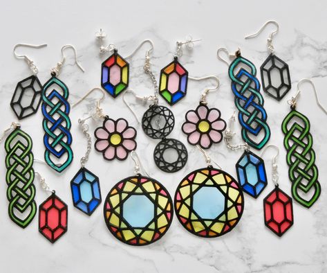 Stained Glass Necklace, Stained Glass Earrings, Diy Staining, Glass Accessories, Paper Bead Jewelry, Stained Glass Jewelry, Glass Paint, Paper Earrings, Stained Glass Diy