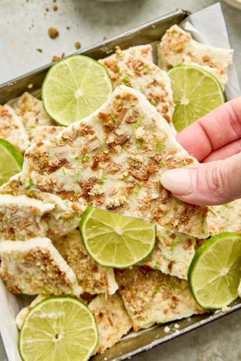 This Key Lime Pie Yogurt Bark Recipe is the perfect treat for your whole family! Made with simple ingredients, this easy snack has a super creamy texture with crunchy toppings and freezes beautifully for a healthy, frozen treat on a hot summer day! Key Lime Pie Yogurt, Key Lime Yogurt Pie, Key Lime Yogurt, Crunchy Toppings, Yogurt Bark Recipe, Yogurt Pretzels, Frozen Yogurt Bark, Yogurt Snacks, Yogurt Bark