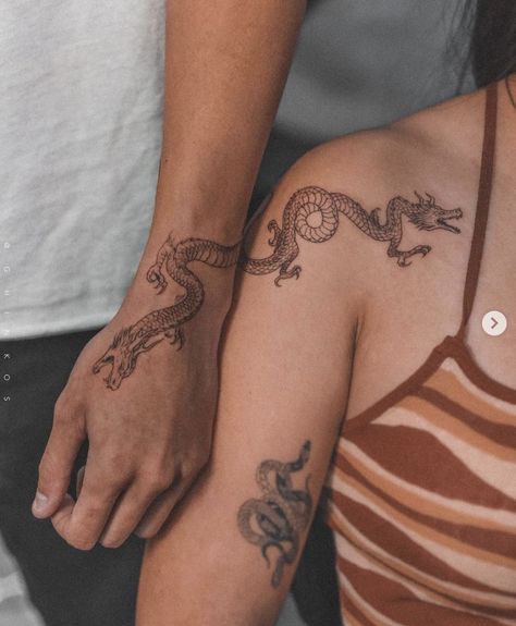 Dragon Tattoo For Couples, Tattoo That Symbolizes Family, Siblings Tattoo For 3, Infinity Tattoos For Couples, Matching Tattoos For Siblings, Unique Infinity Tattoo, Infinity Couple Tattoos, Tattoos For Couples, Couple Matching Tattoo