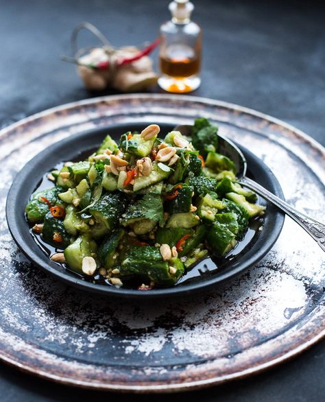 Spicy cucumber salad with peanuts and coriander. Beaten Chinese style!!! Chinese Cucumber Salad, Chinese Cucumber, Smashed Cucumber, Smashed Cucumber Salad, Spicy Cucumber Salad, Spicy Cucumber, Hot Chili Oil, Peanut Salad, Asian Cucumber Salad