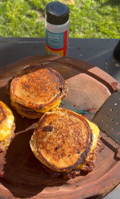 Grilled Cheese Burger Cheeseburgers, Grill Cheese Burger, Campfire Grilled Cheese, Hamburger Grilled Cheese, Five Guys Grilled Cheese Burger Recipe, 5 Guys Grilled Cheese Burger, Black Stone Grilled Cheese, Smash Burger Grilled Cheese, Grilled Cheese Burger Recipe