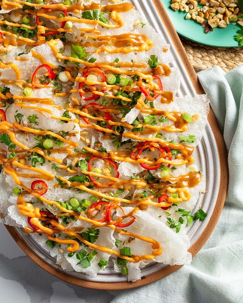 Rice Paper Crisp, Crisps Recipe, Chili Rice, Sriracha Aioli, Rice Wraps, Thai Peanut Sauce, Rice Paper Rolls, Bar Catering, Rice Dinner