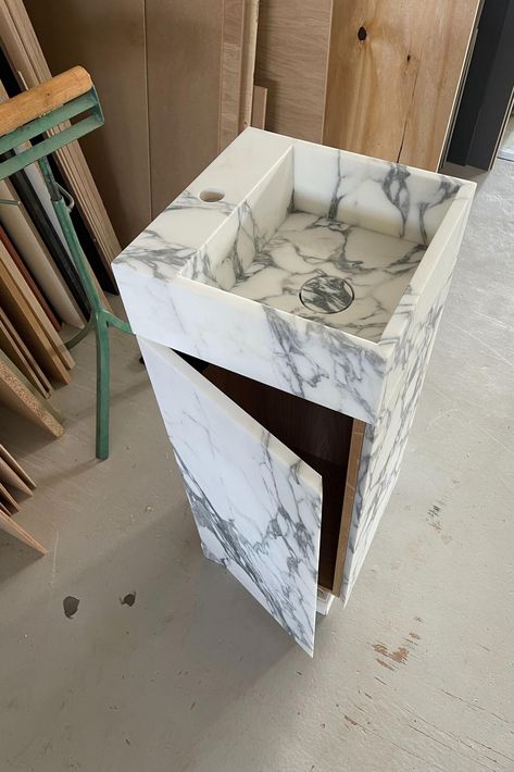 Bathroom Sink Design, Kitchen Basin, Sink Decor, Joinery Design, Kitchen Sink Design, Marble Sink, Washbasin Design, Marble Furniture, Sink Kitchen