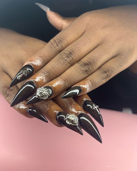 Werewolf baddie nails😛💅 ~Acrylic set ✨ ~DM to book (acrylics, gel-x, & gel manis) 📍Brooklyn, NYC DM me for custom luxurious press on nails💅 comes with full prep kit! DM for more info Shop ready to ship jewelry & press on nails @baesbling #brooklyn #nyc #nycnailtech #brooklynnailtech #explore #AcrylicNails #nailart #TrendingNails#TrendingAcrylicNails Baddie Nails Acrylic, Baddie Nails, Acrylic Set, Nails Acrylic, Nail Tech, Dm Me, Press On Nails, Acrylic Nails, Brooklyn