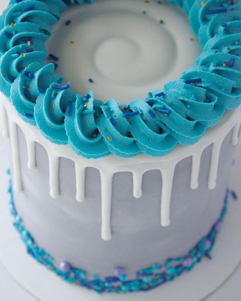 Heber Clawson | Cakes By Heber on Instagram: “I was going to post the full photo of this cake but I just love this one so much I had to post it first!! The rope border was made using…” Rope Border Cake, Rope Border, Post It, Just Love, The Top, Love This, Birthday Cake, Baking, Cake