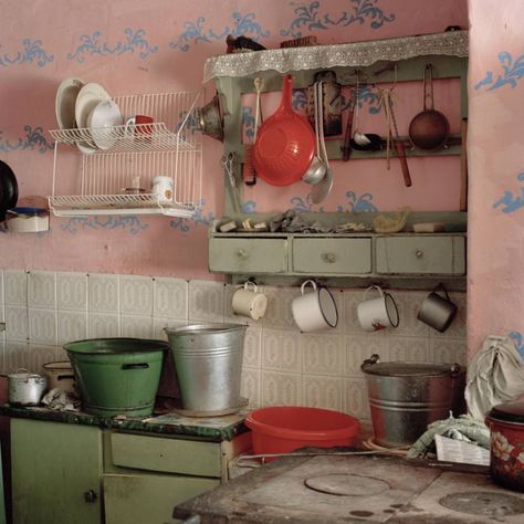 I want that metal plate shelf. From the series "Between Homes" Old Fashioned Kitchen, Fashion Still Life, Vintage Stoves, Apartment Kitchen, Humble Abode, Pretty House, House Inspo, Room Inspo, Kitchen And Bath