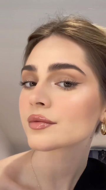 Natural Look For Wedding, Natural Make Up Looks For Brown Eyes, Soft Eye Look, Jessy Hartel Instagram, Jessy Hartel Makeup, Aesthetic Makeup Looks Natural, Make Up Looks Natural Wedding, Simple Make Up Natural, Natural Eye Makeup For Brown Eyes