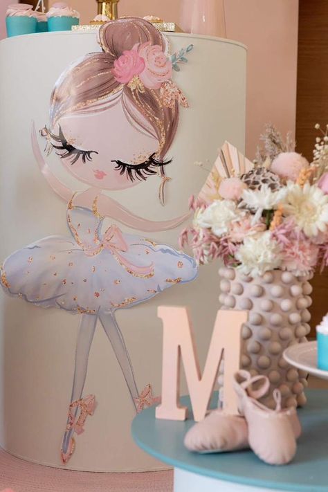 Ballerina Cake Ideas, Ballerina Backdrop, Ballerina Birthday Party Cake, Ballerina Birthday Party Ideas, Ballerina Party Theme, Tulle Baby Shower, Ballerina Birthday Cake, Ballerina Party Decorations, Cute Gift Wrapping Ideas