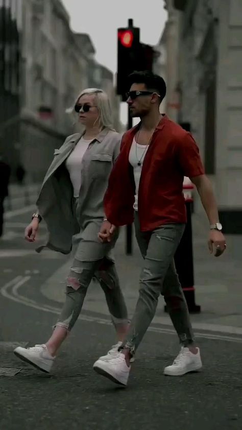 Couples Walking, Nike Fashion Shoes, Nike Fashion, Fashion Shoes, Winter Jackets, Normcore, Walking, Nike, Pins