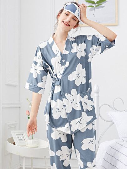 Flower Print Wrap Pajama Set With Eye Mask -SheIn(Sheinside) Pijamas Women, Pajama Fashion, Cute Pajama Sets, Summer Pajamas, Night Suit, Cute Pajamas, Pajama Sets, Shein Style, Sleepwear Women