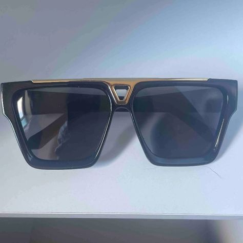 LV Evidence Sunglasses New Unisex Louis Vuitton Accessories, Let It Go, Gold Accents, A Box, Louis Vuitton, Sunglasses, Brand New, Jewelry Watches, Plus Fashion