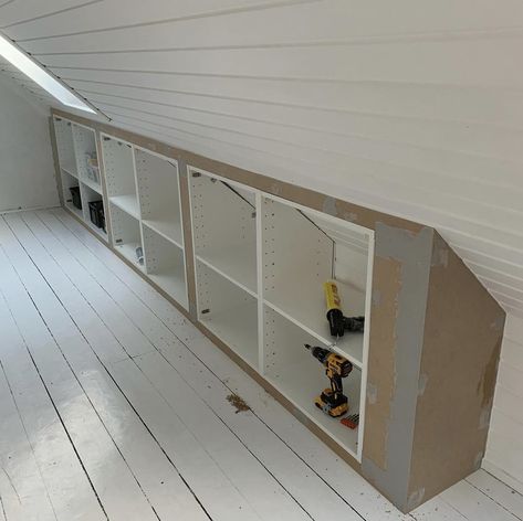 Attic Room Ideas, Attic Bedroom Storage, Eaves Storage, Attic Office, Wood Working Projects, Attic Bedroom Designs, Attic Closet, Loft Storage, Attic Conversion