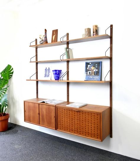 Poul Cadovius Wall Unit 2 Bay Royal System Cado Teak Modular Wall Shelf Mid Century Danish Design Vintage 1960 Mid-century - Etsy Modular Wall Shelf, Shelf Mid Century, Teak Wall Unit, Wall Shelving Units, Wall Railing, Teak Wall, Long Walls, Modular Walls, Shelving Systems