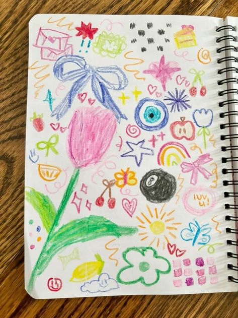 Notebook Drawing Design, Notebook Sketch Ideas, Things To Draw In Your Notebook, Sketchbook Ideas Easy, Crayon Doodles, Diary Drawing, Rainbow Drawing, Hand Doodles, Crayon Drawings