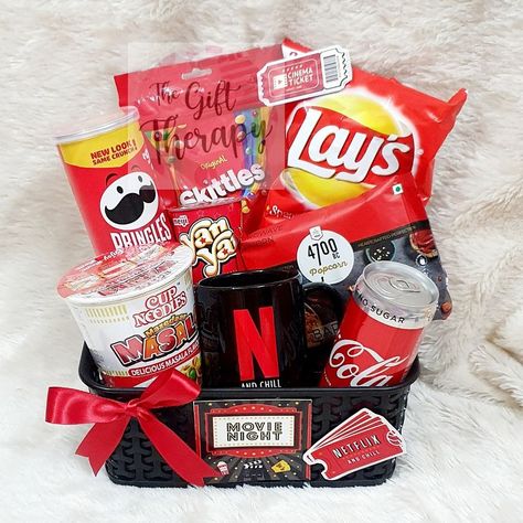 Netflix Gift Hamper with all the munchies you will need for Netflix and Chill kind of day Netflix And Chill Box Gift, Netflix And Chill Basket Ideas, Netflix And Chill Gift Basket Ideas, Ideas To Do With Friends, Bouquet Diy Gift, Gifts Brother, Raffle Basket, Cake In A Can, Netflix Gift