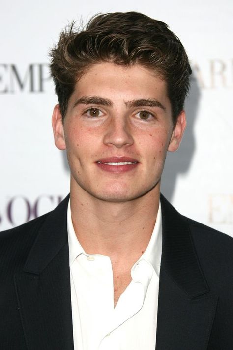 Mal Oretsev, Greg Sulkin, Gregg Sulkin, Runaways Marvel, Hottest Guys, Gorgeous Guys, Fotos Goals, Hot Actors, Cute Celebrities