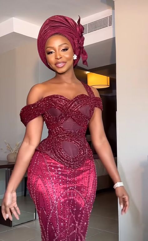 Kente Asoebi Styles, Burgundy Dress Black Women, Ask Ebi Lace Styles, Bridal Asoebi Styles, Red Asoebi Lace Styles, Brown Asoebi Styles, Asoebi Lace Styles Classy, Nigerian Traditional Dresses, Aso Ebi Lace Styles