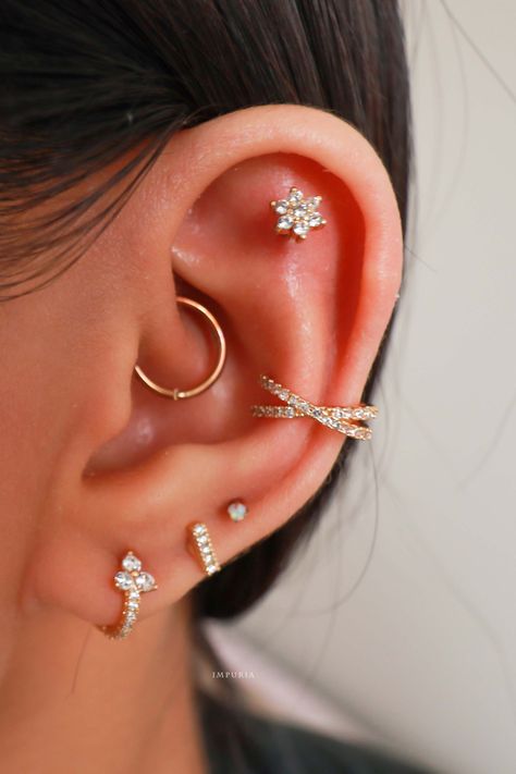 Bar Ear Piercing, Impuria Ear Piercing, Unique Ear Piercings, Ear Piercing Ideas, Ear Piercing Studs, Double Ear Piercings, Ear Piercing Jewelry, Conch Jewelry, Cool Ear Piercings