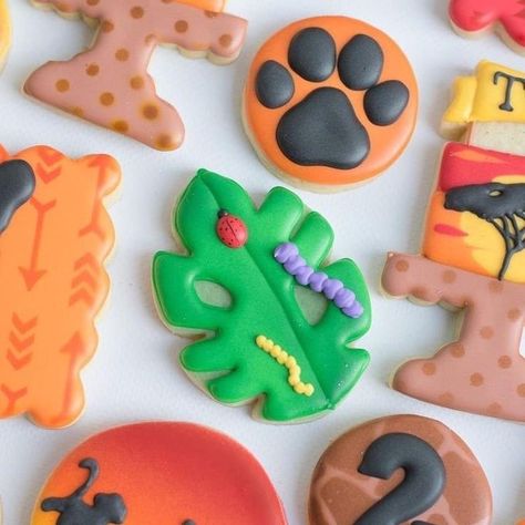 Lion King Cookies, Lion King Theatre, King Cookies, Lion King Party Ideas, Zoo Baby Shower Theme, Jungle Book Birthday, Lion Guard Party, Lion King Birthday Party Ideas, Lion Guard Birthday