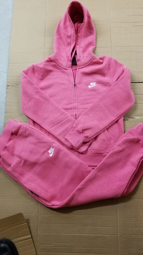 Sweats Outfit Summer, Ugg Tasman Clog, Sweat Outfits For Women, Nike Sweats Outfit, Shein Cart, Nike Sweat Suit, Nike Sets, Ensemble Nike, Sweat Suits Outfits