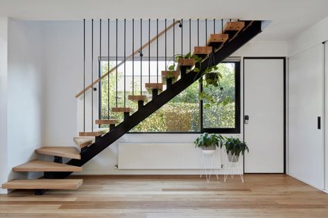 Wooden staircase in front of window Wooden Staircase Design, Staircase Design Ideas, درج السلم, Wooden Staircase, Diy Staircase, Stairway Design, Stairs Design Modern, Floating Stairs, Floating Staircase