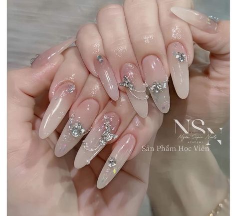 Nail Sang, Nail 2024, Dragon Nails, Diamond Nail Art, Solid Color Nails, Subtle Nails, Long Nail Designs, Korean Nails, Nails Design With Rhinestones