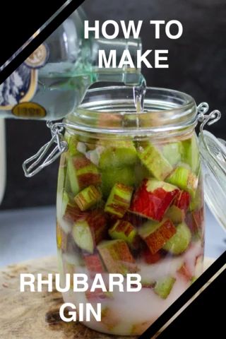 Pickled Rhubarb, Make Your Own Gin, Warm Winter Drinks, Rhubarb Gin, Liquor Recipes, Rhubarb Crumble, Gin Recipes, Gin Tasting, Liqueurs Recipes