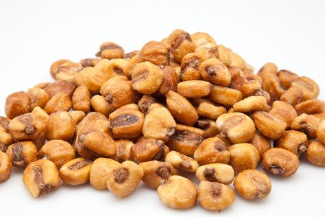 Cancha (Toasted Corn Nuts) Corn Nuts Recipe, Easiest Snacks, Roasted Garbanzo Beans, Corn In The Oven, Toasted Corn, Nuts Recipes, Recipes With Ingredients, Corn Nut, Fried Corn