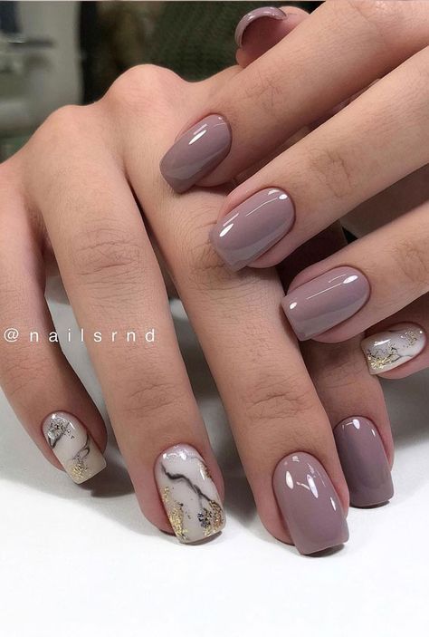 10. Mismatched Marble & Mauve Colour Nails Another stunning and stylish nail look. Most of the nails are mauve colour base nails and some... Square Gel Nails, Mauve Nails, Nagellack Trends, Square Nail Designs, Short Square Nails, Makijaż Smokey Eye, Cute Gel Nails, Thanksgiving Nails, Short Acrylic Nails Designs