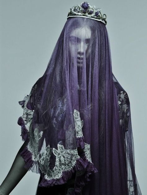 PURPLE. Meadham Kirchhoff, Gothic Mode, Oh My Goddess, Photography Color, Lily Collins, Dark Beauty, Dark Fashion, Pink Hair, Editorial Fashion