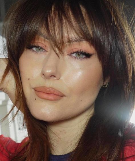 Capricorn Makeup, Venus Aesthetic, Katie Jane Hughes, Ultra Beauty, Eyeliner Makeup, Colorful Eye Makeup, Beauty Guide, Nude Lipstick, Glowy Skin