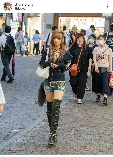 Shorts And Thigh Highs, Japanese Female Outfits, Gl2 Outfits, Rokku Gyaru, Gyaru Aesthetic, 일본 패션, Gyaru Fashion, July 28, J Fashion