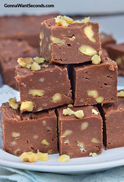 Easy Fudge Recipe Fantasy Fudge Recipe, Easy Fudge Recipe, Chocolate Walnut Fudge, Marshmallow Fudge, Easy Fudge, Walnut Fudge, Fudge Flavors, Fudge Recipes Chocolate, Vanilla Fudge