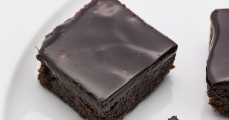 A blog about healthy vegetarian and vegan food and baking recipes. Mexican Hot Chocolate Brownies, Red Wine Brownies, Liquorice Recipes, Comfort Baking, Licorice Cake, Chocolate Zucchini Cake Recipe, Zucchini Cakes Recipe, Zucchini Recipes Dessert, Chocolate Zucchini Cake