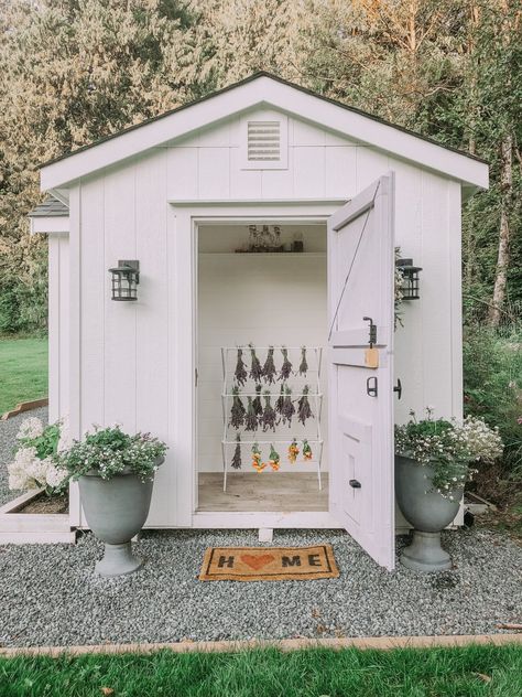 Backyard Shed Design, Farmhouse Shed Exterior, Cream Shed, White Sheds, Backyard Shed Landscaping, White Garden Shed, She Shed Exterior, Cute Shed, Farmhouse Sheds