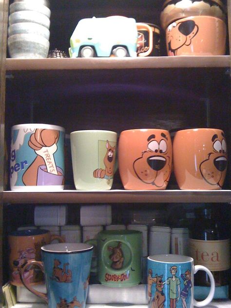 Scooby Doo Scooby Doo Merchandise, Scooby Doo Scooby, Scooby Doo Mystery Inc, Scooby Doo Images, Scooby Doo Mystery Incorporated, Mystery Machine, Scooby Doo Mystery, 80s Cartoons, Cool Mugs