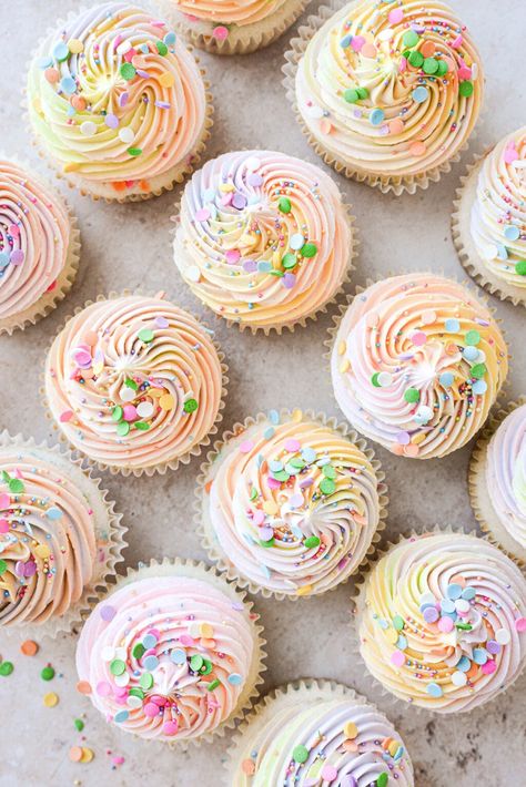 4th Birthday Cupcakes Girl, Princess Birthday Cupcakes, Girls Cupcakes, Swirl Frosting, Sparkle Cupcakes, Girl Birthday Cupcakes, 1st Birthday Cupcakes, Funfetti Cupcakes, Rainbow Frosting