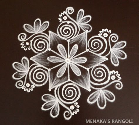 Simple Margazhi Kolam, Dot Kolam Simple, Simple White Rangoli, Margazhi Kolam Rangoli Designs, White Rangoli Design Simple, Diwali Kolam Design, Kolangal Rangoli, Mugullu Rangoli Designs, Kolam Designs Dots