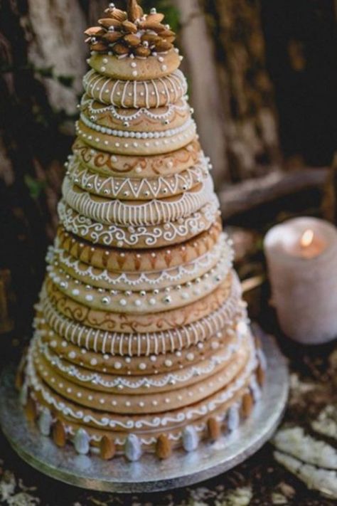 Norwegian Cuisine, Perfect Wedding Cake, Norwegian Christmas, Norwegian Food, Scandinavian Food, Danish Food, Christmas Brunch, Swedish Recipes, Almond Cookies