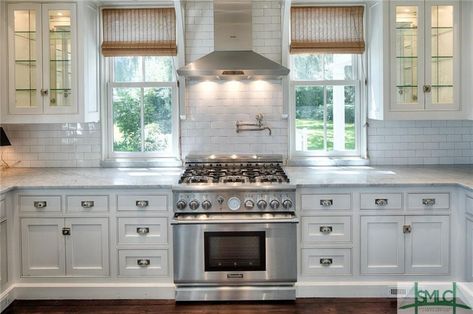 Kitchen Hood Ideas, Kitchen Hood Design, Windows Ideas, Lake House Kitchen, John Wesley, Dream Kitchens Design, Cape House, Dream Kitchens, Big Kitchen