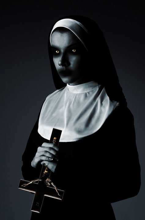 Evil Nun, Paranormal Pictures, Face Reality, Creepy Backgrounds, Horror Photos, Cd Cover Design, Dark Evil, Girl Gang Aesthetic, Dark Art Photography